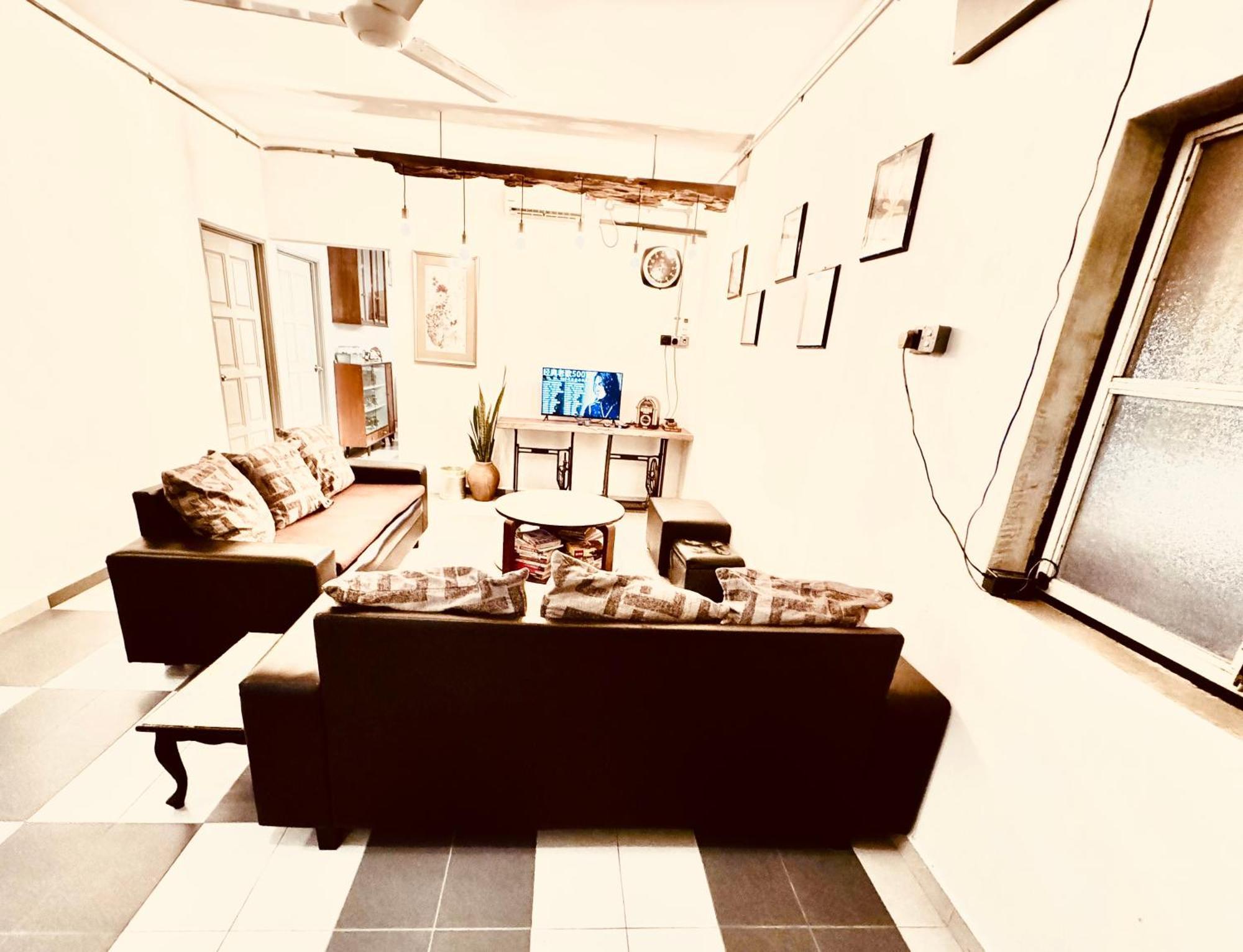 10 Pax 经典怀旧 精品民宿rareclassic超经典 Rumah percutian *